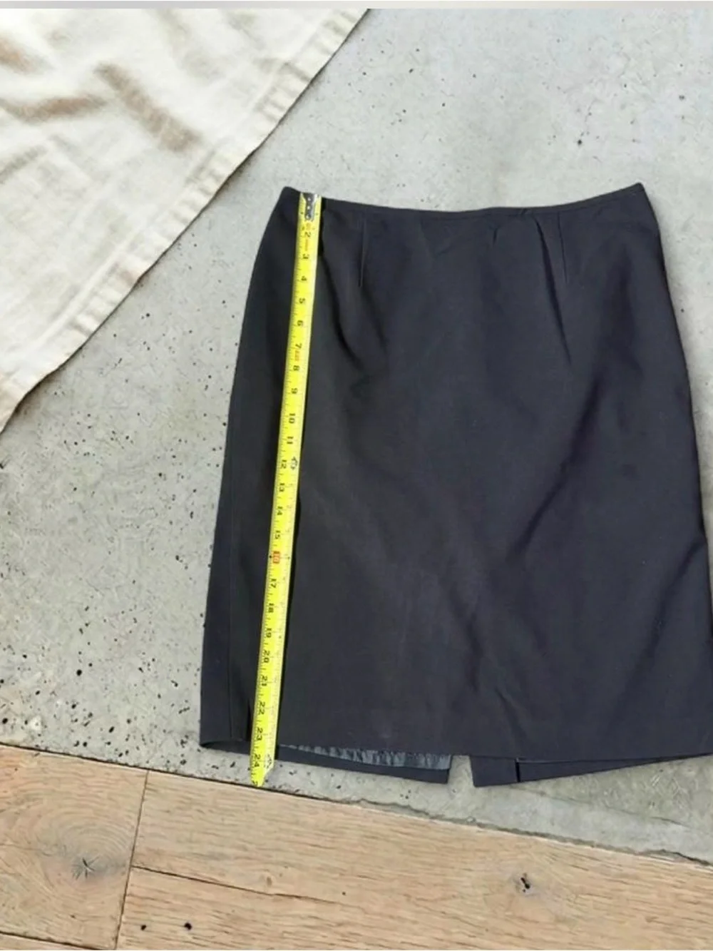 Calvin Klein Black Lined Back Slit Professional Pencil Skirt Size 10